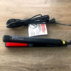 FHI HEAT PLATFORM 1” flat iron with carrying case
